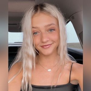 Meet your Posher, Kara